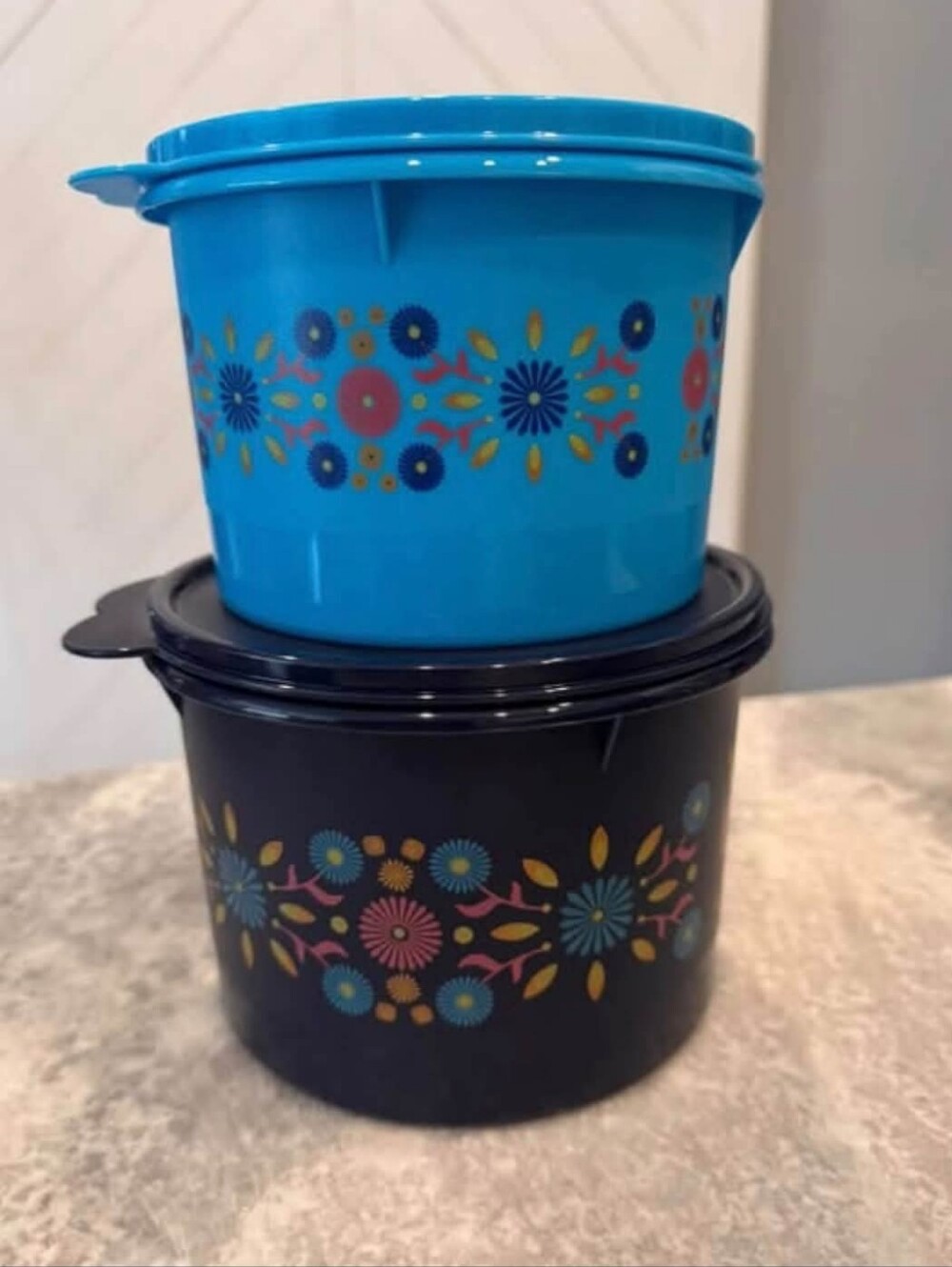 TUPPERWARE NEW STACKING CANISTER SET/2 NWT